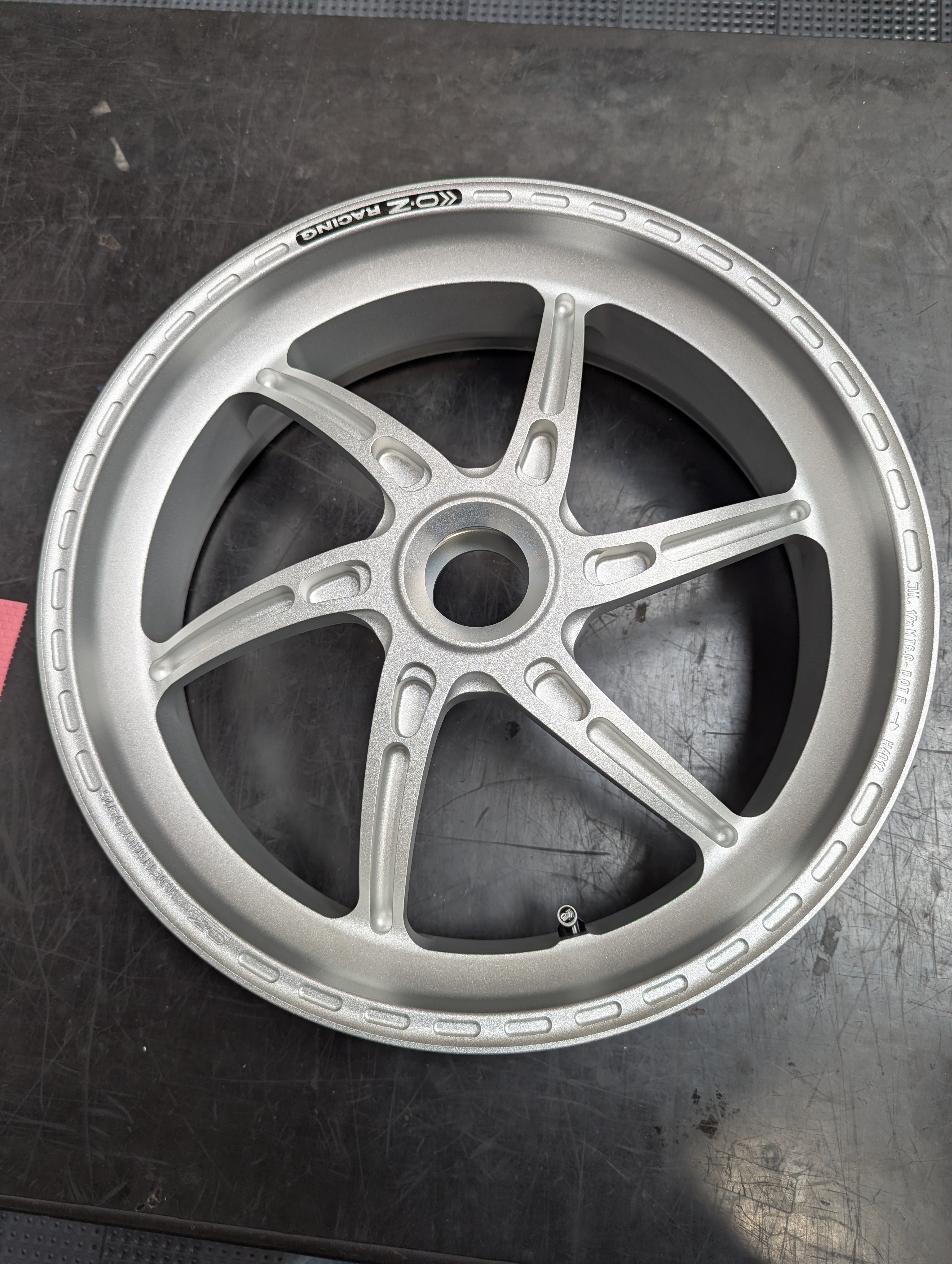 OZ CATTIVA FORGED MAGNESIUM WHEEL SET: DUCATI SMALL REAR HUB