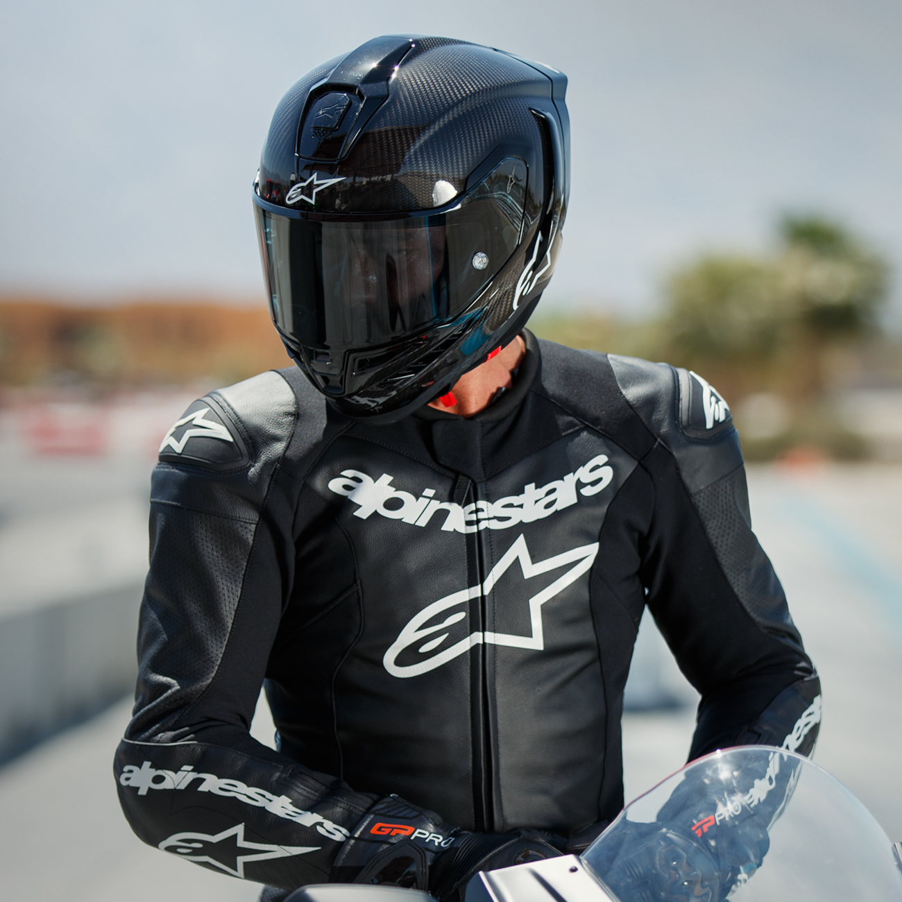 ALPINESTARS Supertech R10 Helmet - Solid - Carbon Black