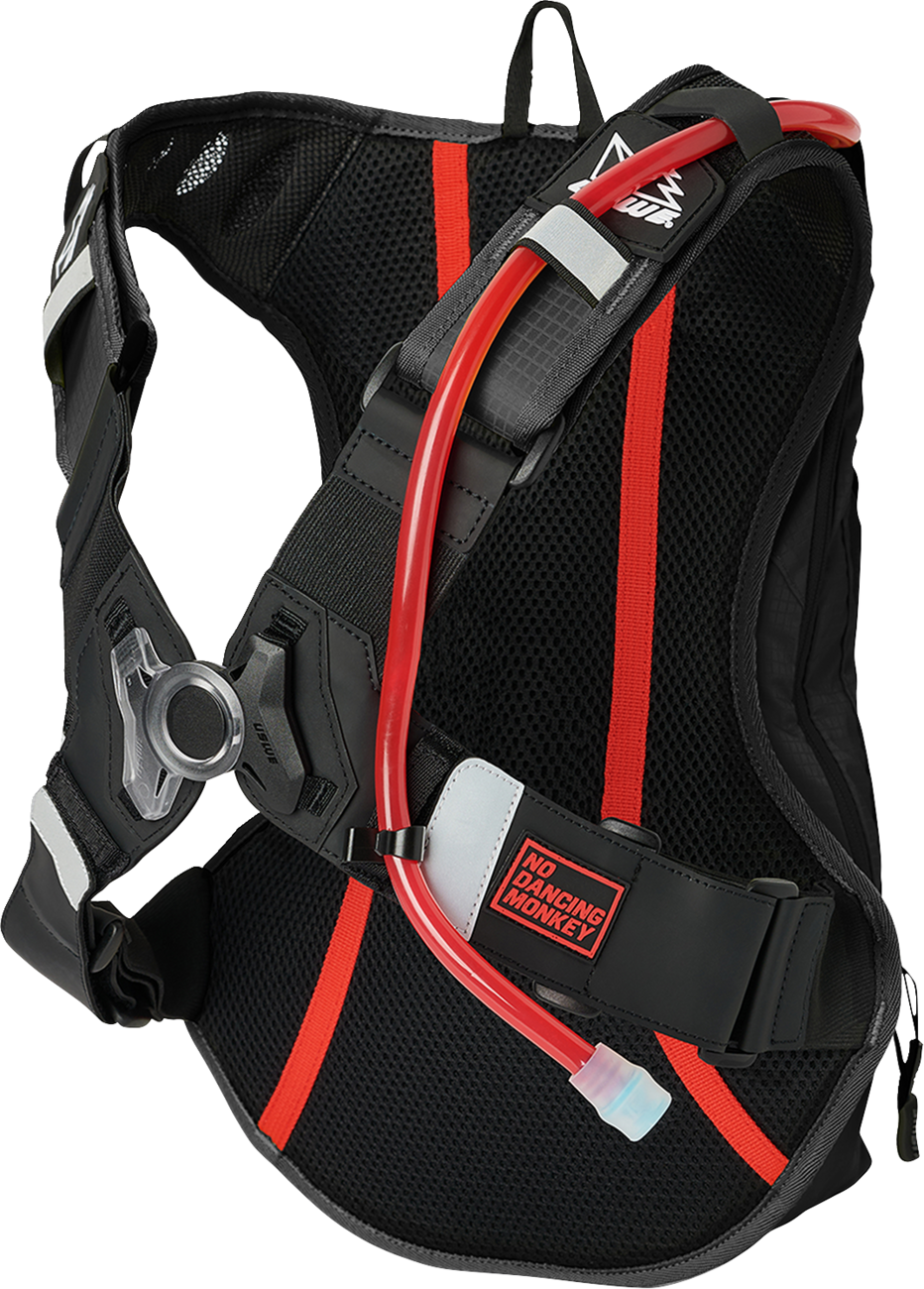 USWE Outlander Hydration Pack - 9L - Black 209077001