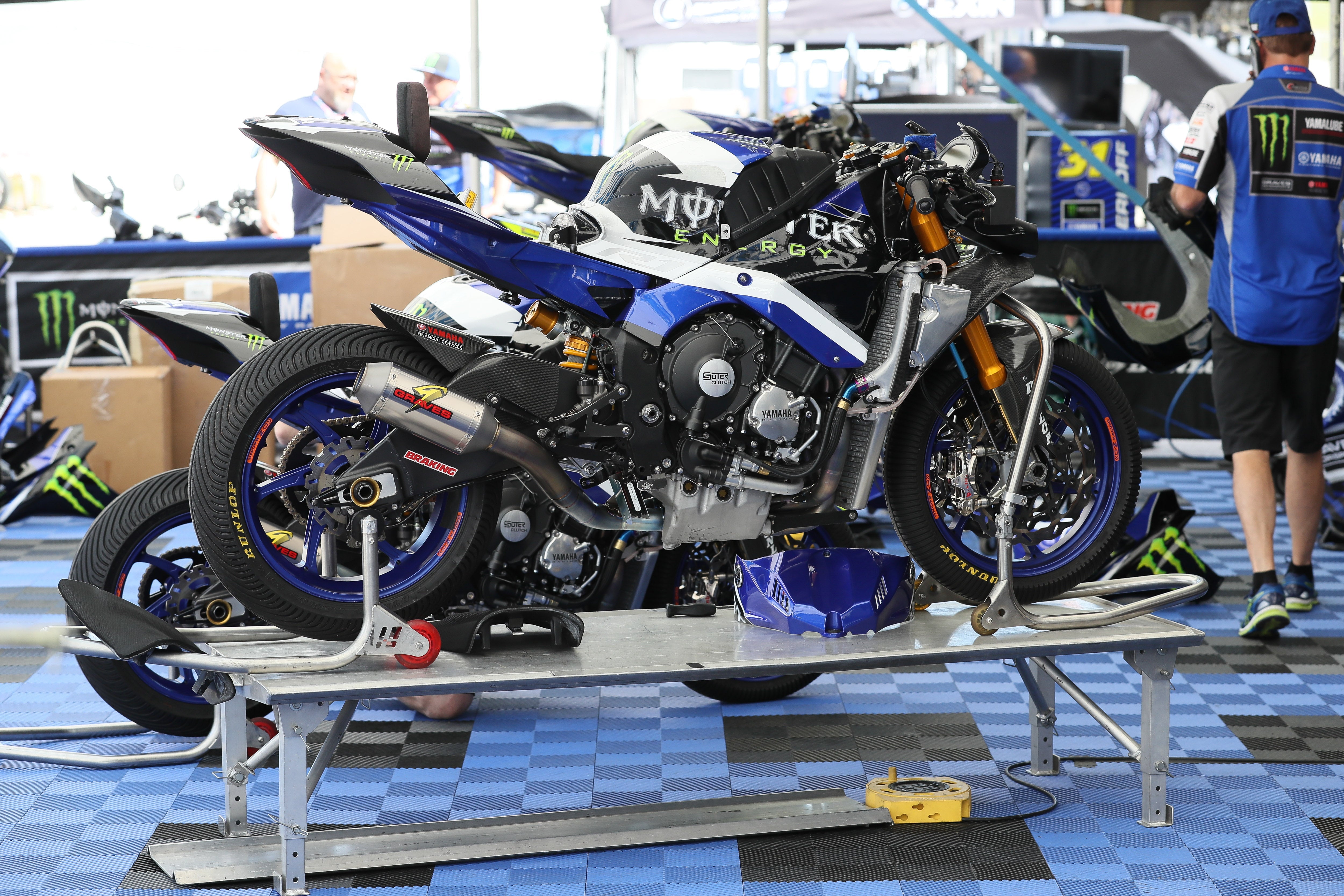 Yamaha R1 Superbike Full Titanium Exhaust System - ElecTrick bLUE Silencer