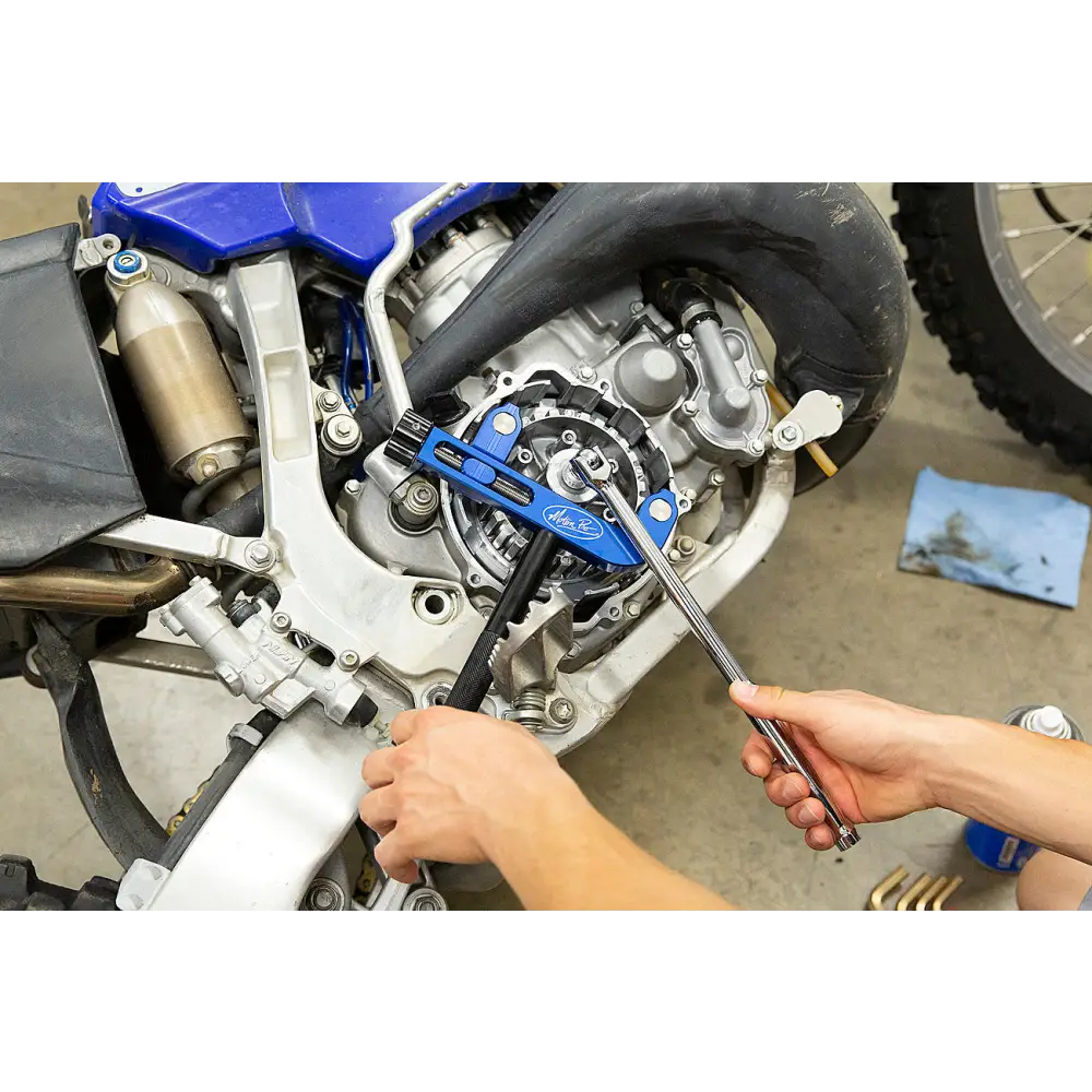 H D Clutch Holding Tool