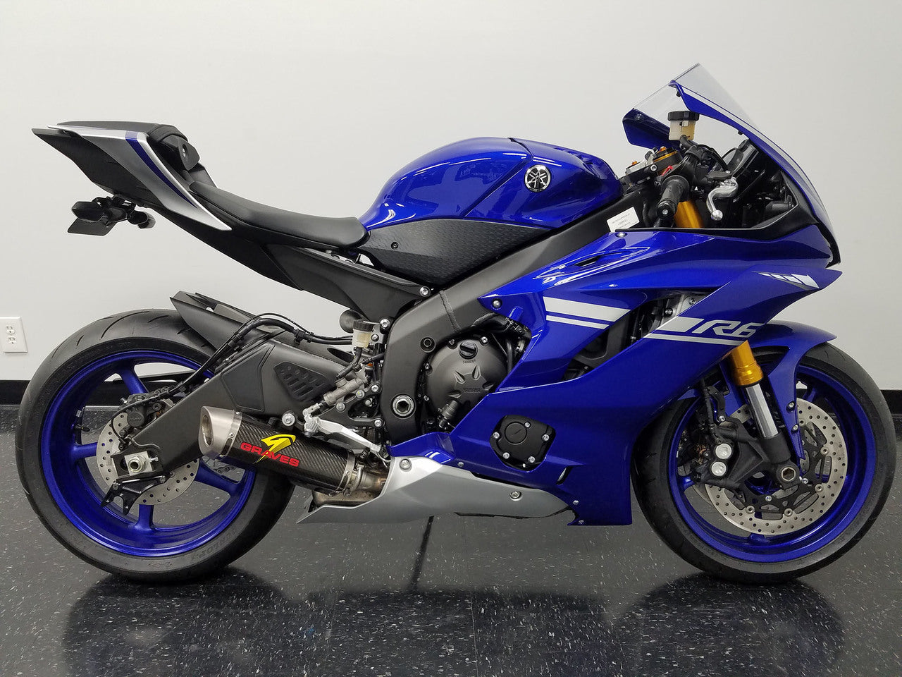 Graves Motorsports Yamaha R6 Cat-Back Slip-on Carbon Exhaust