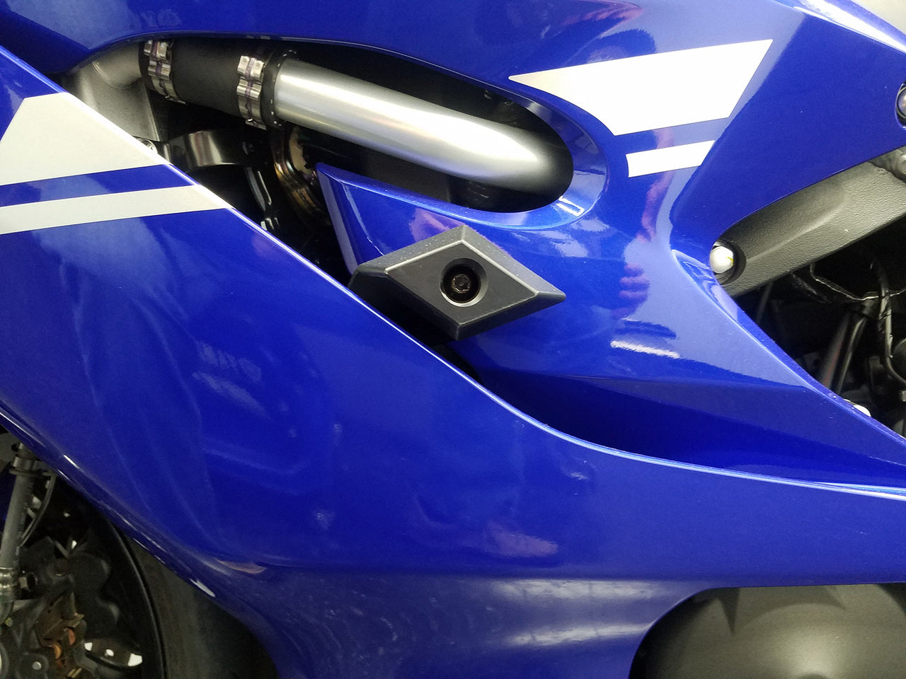 Graves Yamaha R6 Diamond Frame Sliders 2017 +