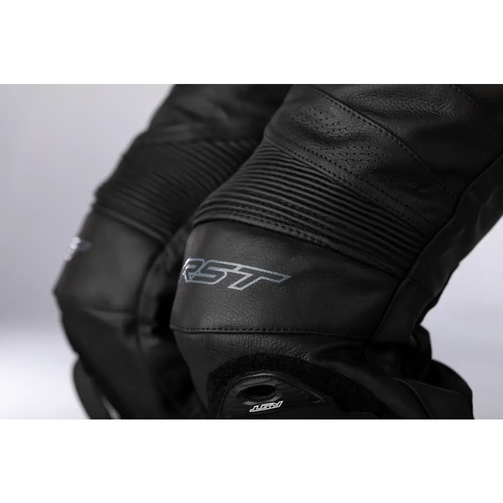 S1 Ce Jean Black/Black Leather Sm