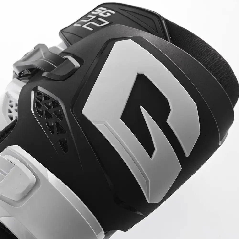 Sg22 Boots Black/White Sz 10